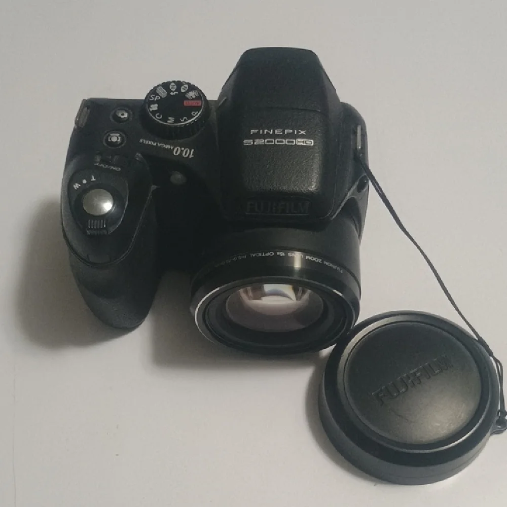 Fujifilm FinePix S2000HD Black Digital Camera Kit